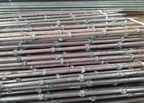 富蕴隧道钢花管